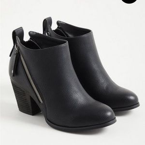 Torrid Side zip heel booties